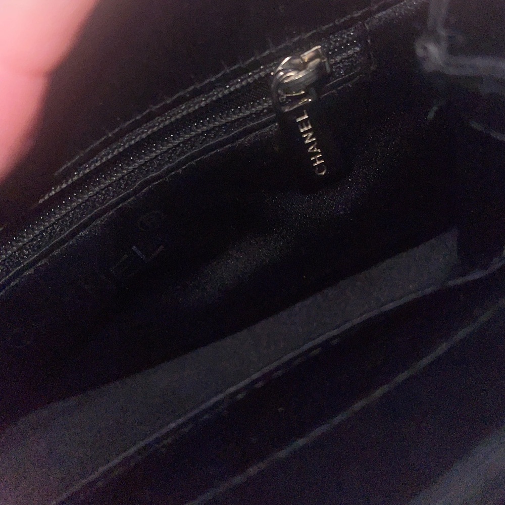 Vintage Chanel black small bag - Picture 8 of 11